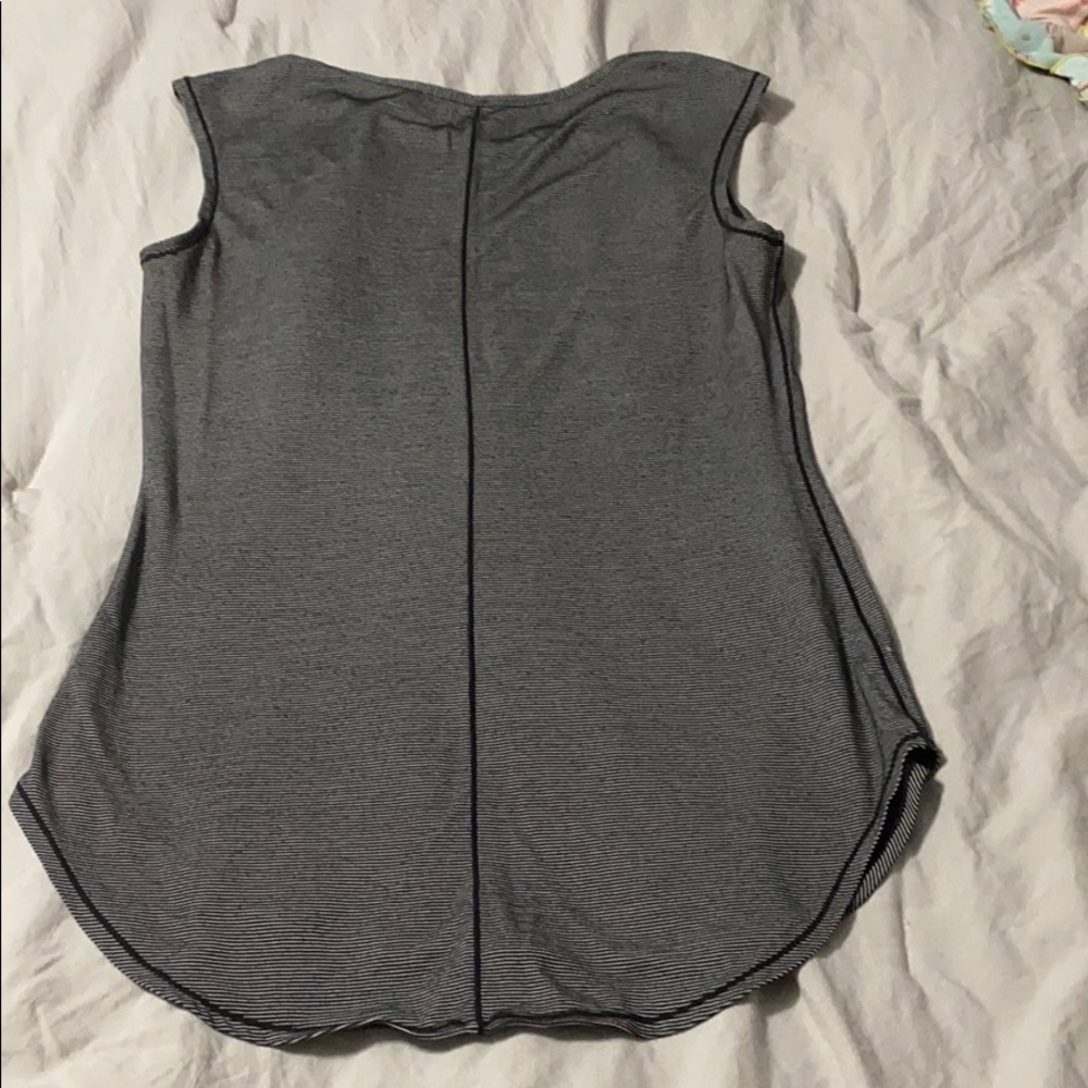 Really flattering Athleta workout top, XXS